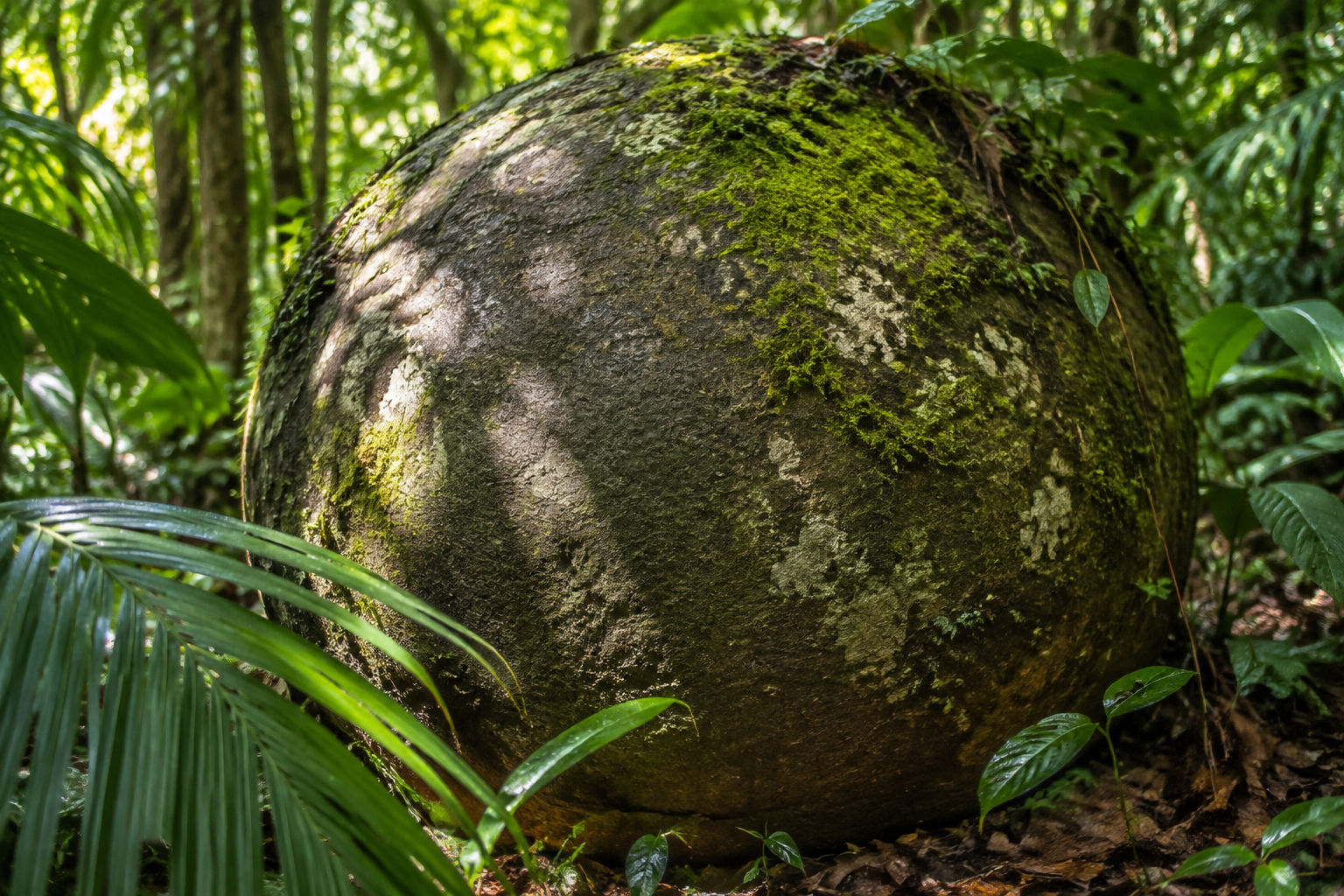 Esferas de pedra de Diquís: precisão geométrica na selva da Costa Rica